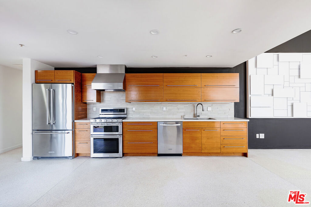 1113 Electric Avenue Unit 1, Venice, California 90291 home-pic-14