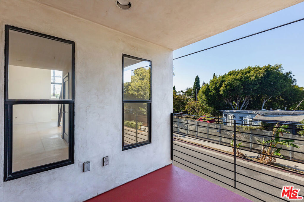 1113 Electric Avenue Unit 1, Venice, California 90291 home-pic-18