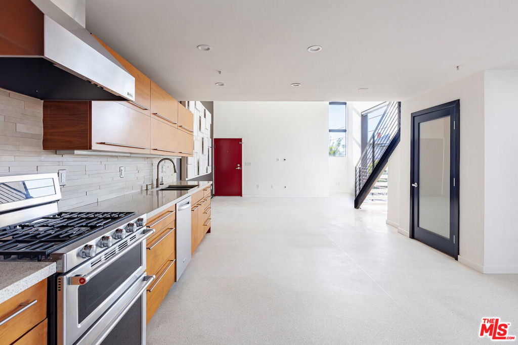 1113 Electric Avenue Unit 1, Venice, California 90291 home-pic-21
