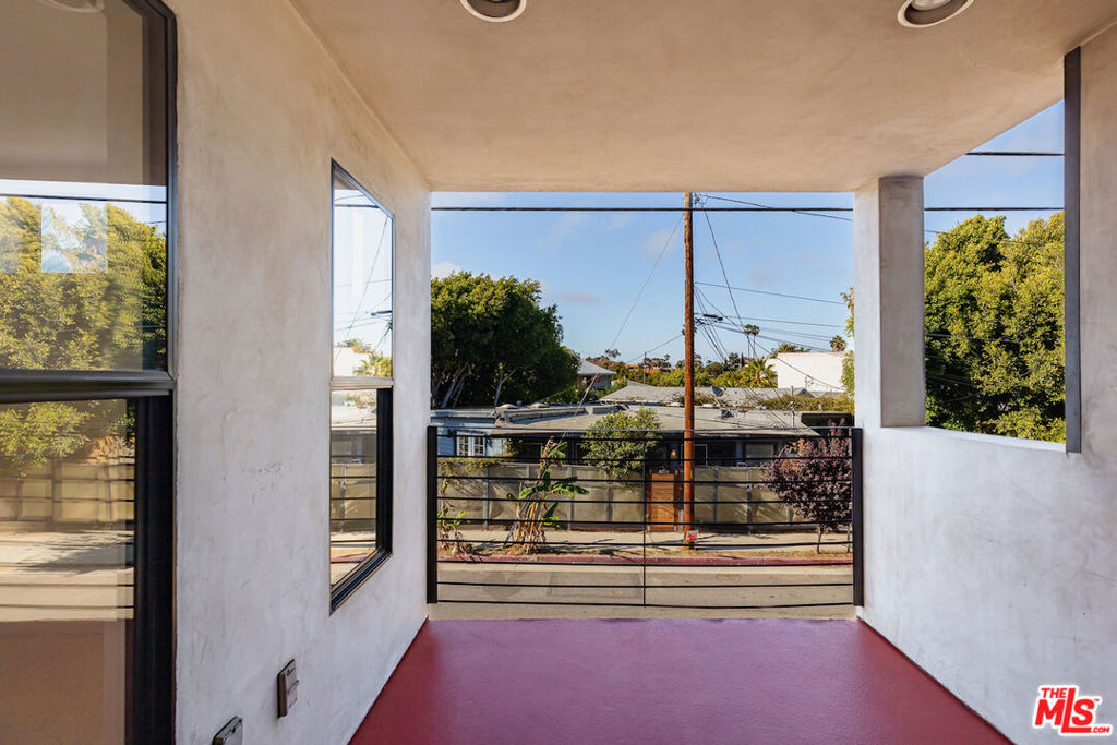 1113 Electric Avenue Unit 1, Venice, California 90291 home-pic-17