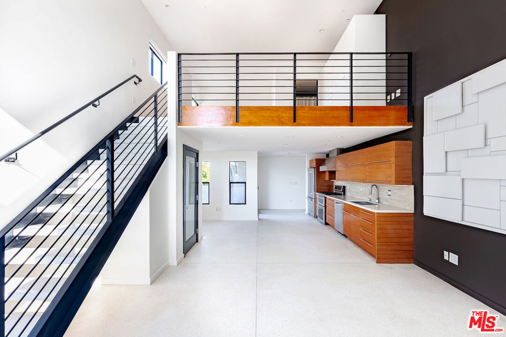 1113 Electric Avenue Unit 1, Venice, California 90291 home-pic-12