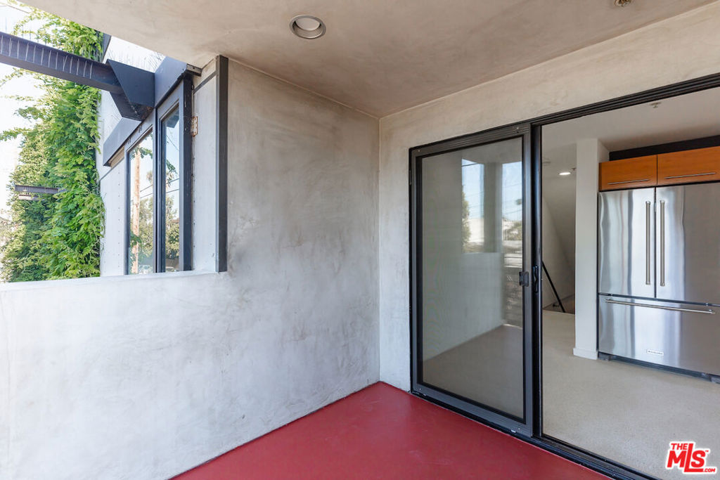 1113 Electric Avenue Unit 1, Venice, California 90291 home-pic-19