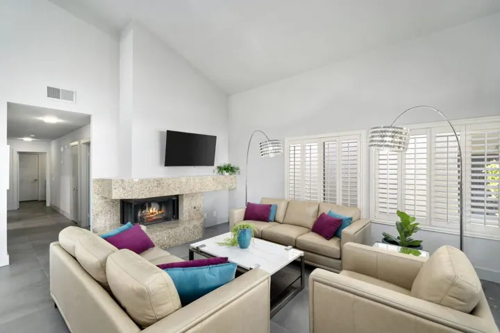 21-web-or-mls-KGRosarita_1021_021