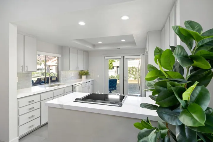 24-web-or-mls-KGRosarita_1021_024