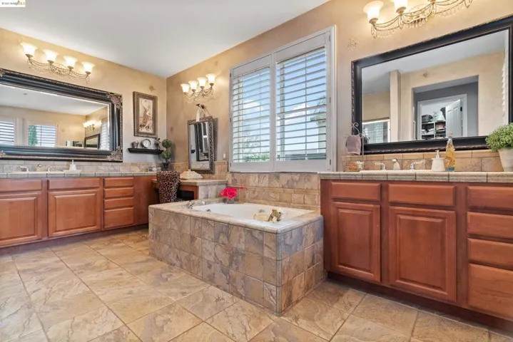 2732 St Andrews Dr, Brentwood, California 94513