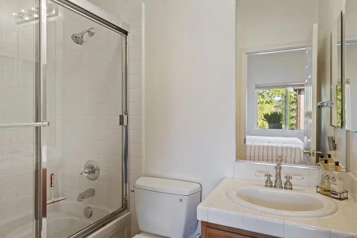 Guest house full bath