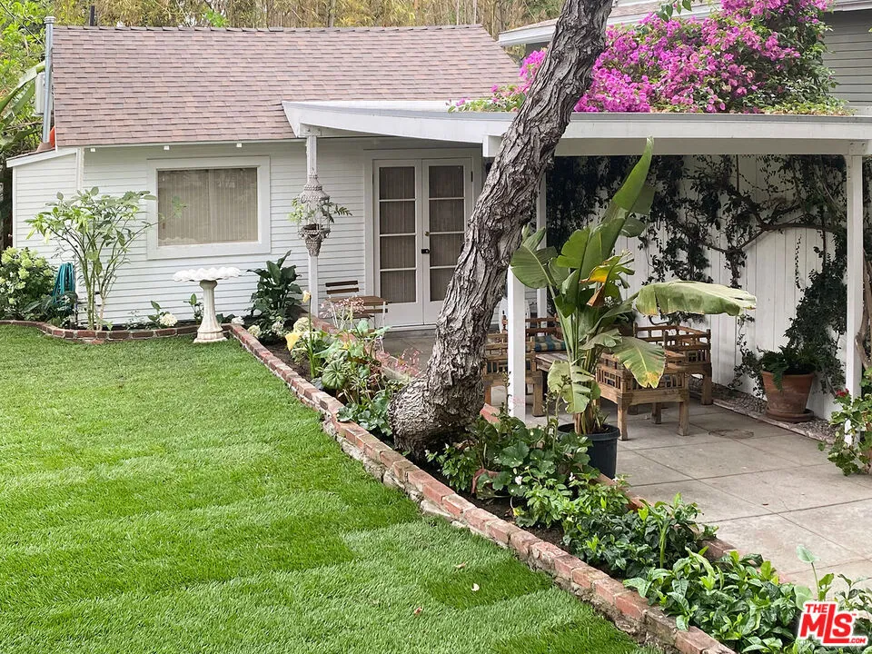1602 Courtney Avenue, Los Angeles, California 90046, 1 Bedroom Bedrooms, ,1 BathroomBathrooms,Residential Lease,For Rent,Courtney,21798320