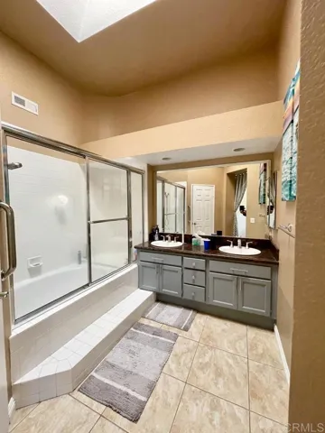 Master bathroom ensuite.