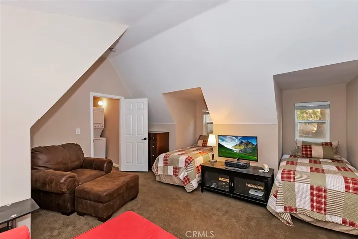 29613 Hook Creek Road, Cedar Glen, California 92321