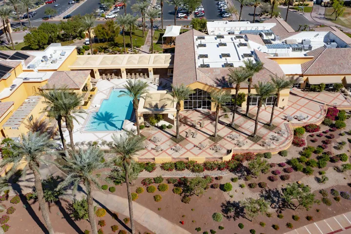 CLUBHOUSE RESTAURANT AND MAIN POOL MLS