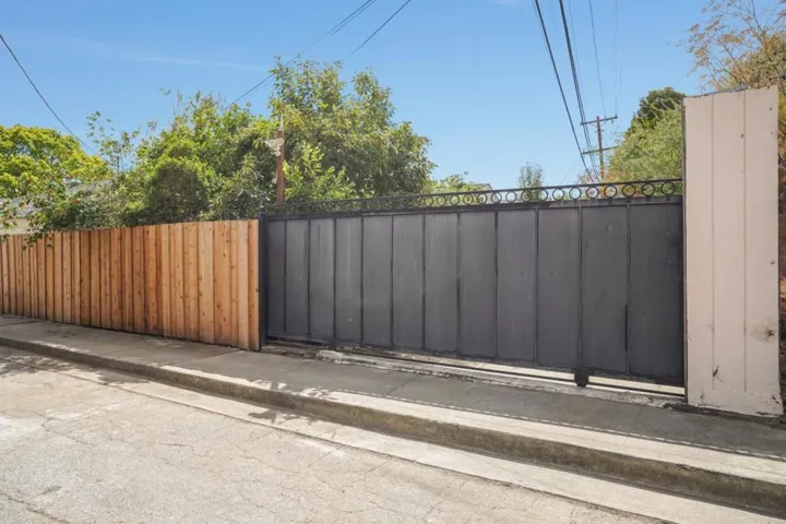 175 G Street, Redwood City, California 94063