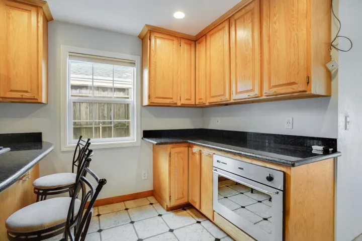175 G Street, Redwood City, California 94063