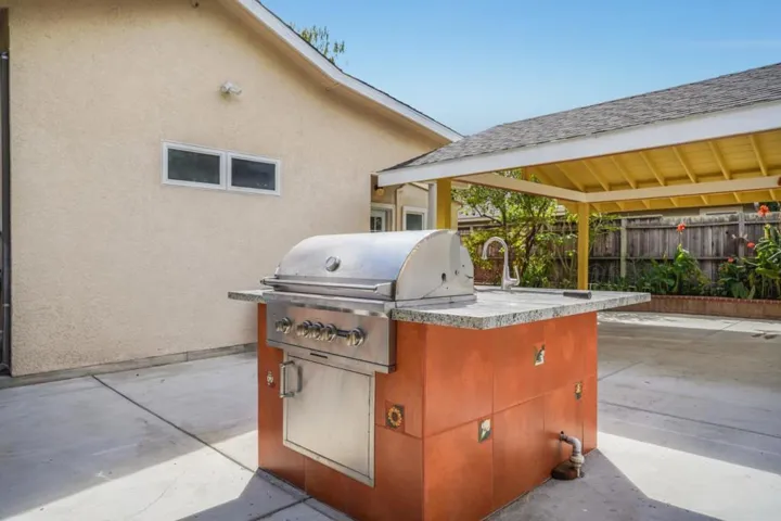 175 G Street, Redwood City, California 94063