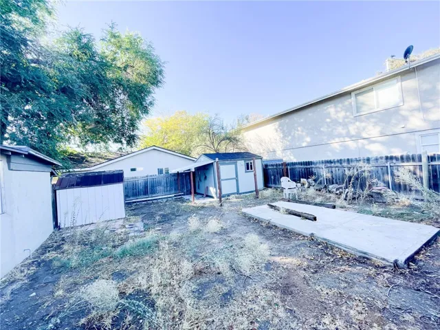 large side yard for potential future development