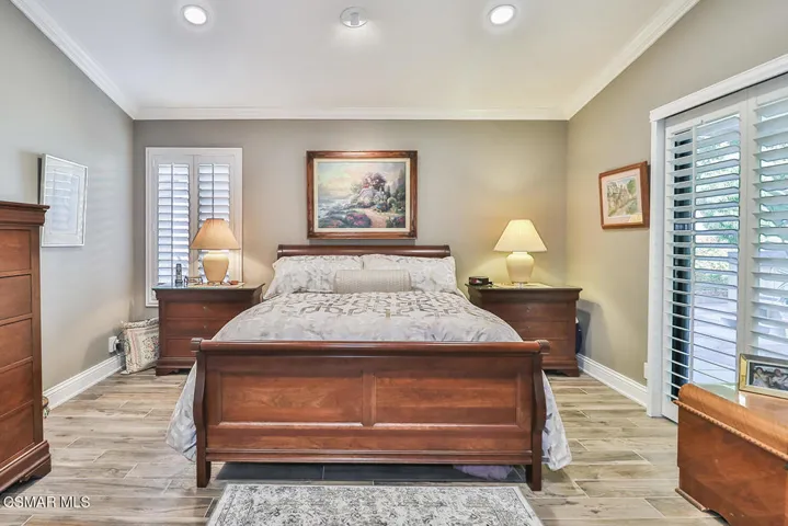 kMain Bedroom Suite2