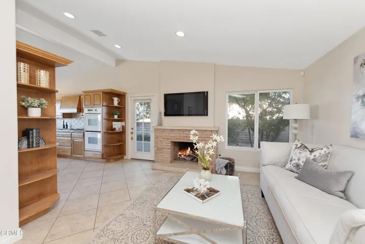 637 Lynwood St Thousand Oaks-21
