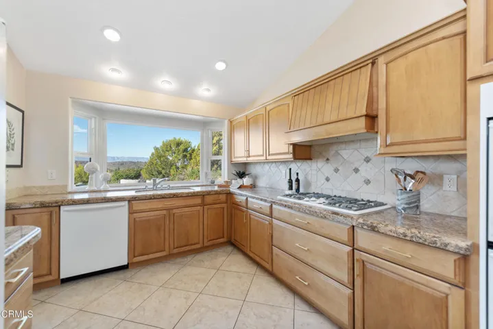 637 Lynwood St Thousand Oaks-14