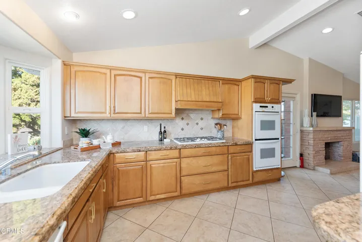 637 Lynwood St Thousand Oaks-13