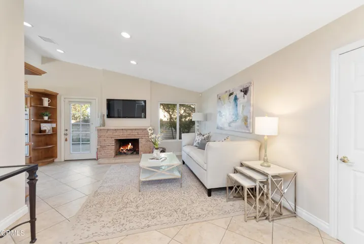 637 Lynwood St Thousand Oaks-20