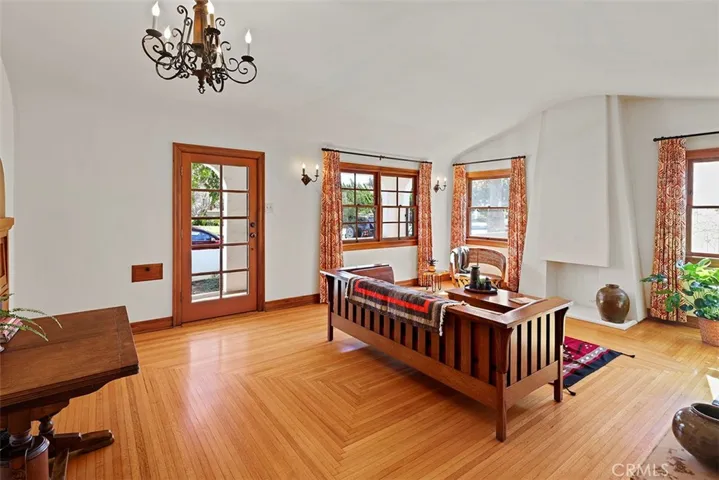 241 Loma Avenue, Long Beach, California 90803