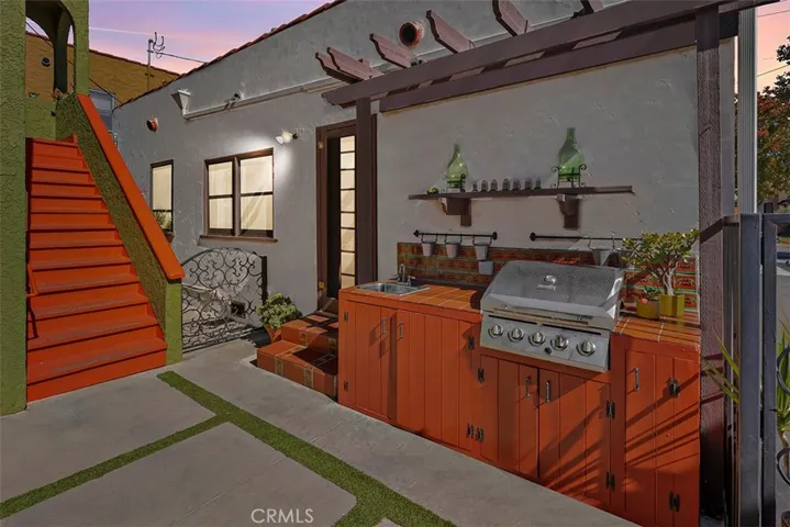 241 Loma Avenue, Long Beach, California 90803