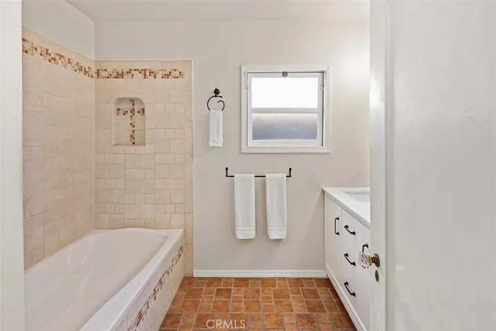 241 Loma Avenue, Long Beach, California 90803