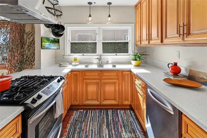 241 Loma Avenue, Long Beach, California 90803
