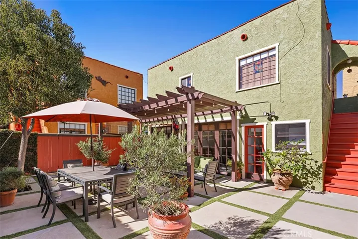 241 Loma Avenue, Long Beach, California 90803