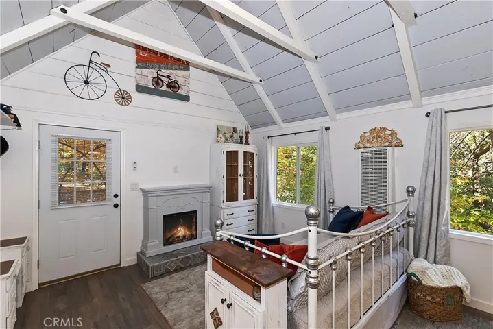 719 S State Highway 138, Crestline, California 92325