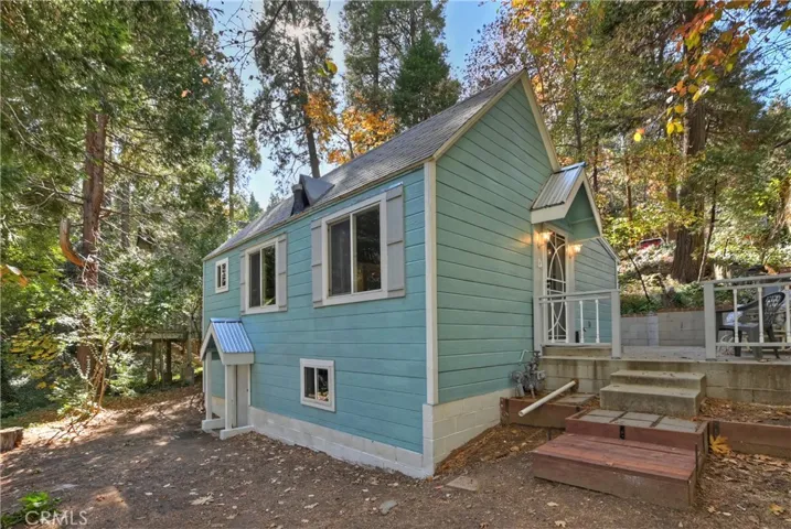719 S State Highway 138, Crestline, California 92325