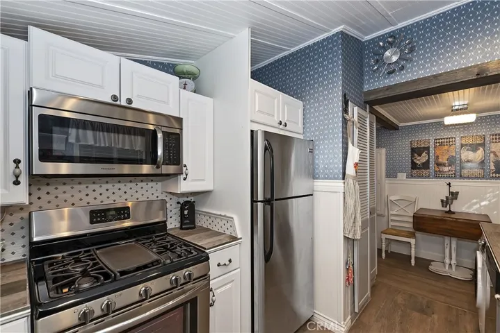 719 S State Highway 138, Crestline, California 92325