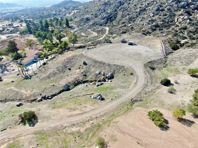 23881 Sky Mesa Road, Juniper Flats, California 92548