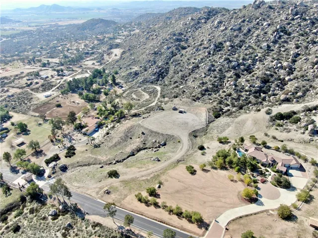 23881 Sky Mesa Road, Juniper Flats, California 92548