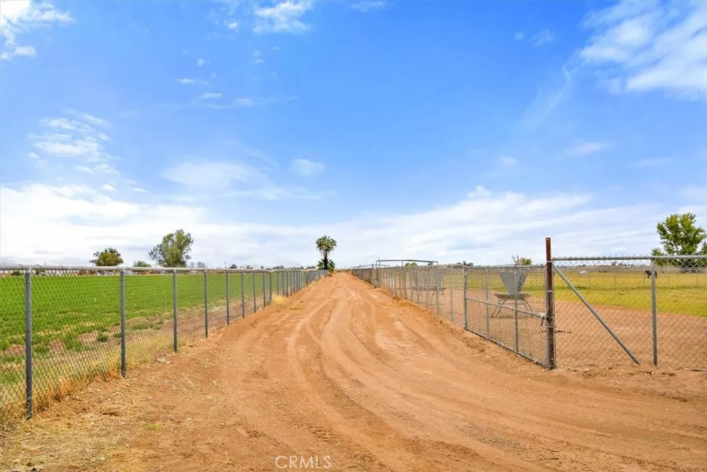 4251 N Intake Boulevard, Blythe, California 92225 home-pic-52