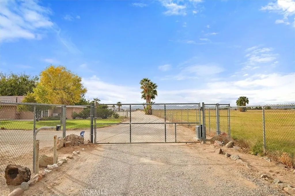 4251 N Intake Boulevard, Blythe, California 92225 home-pic-29