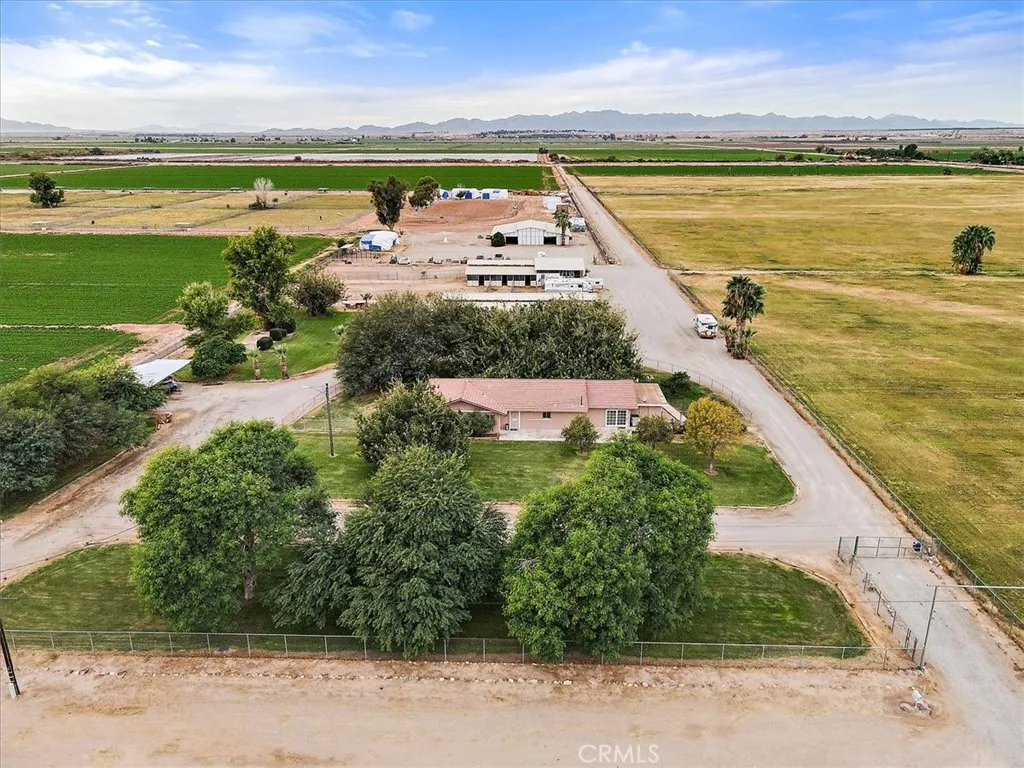 4251 N Intake Boulevard, Blythe, California 92225 home-pic-1