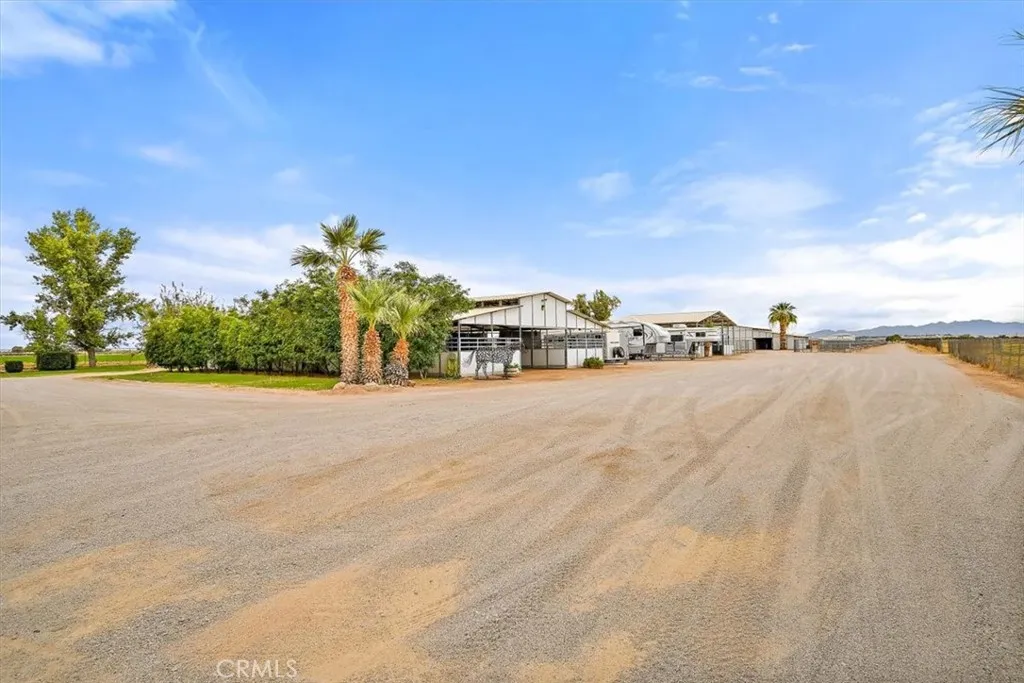 4251 N Intake Boulevard, Blythe, California 92225 home-pic-33