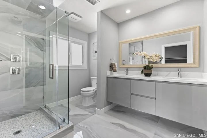 18771 Flagstaff Ln, Huntington Beach, California 92646
