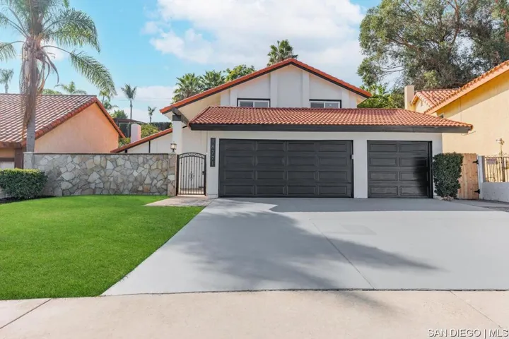 18771 Flagstaff Ln, Huntington Beach, California 92646