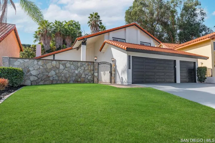 18771 Flagstaff Ln, Huntington Beach, California 92646