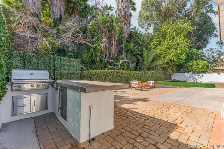 18771 Flagstaff Ln, Huntington Beach, California 92646