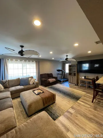 252 Fennell Ct, San Diego, California 92114