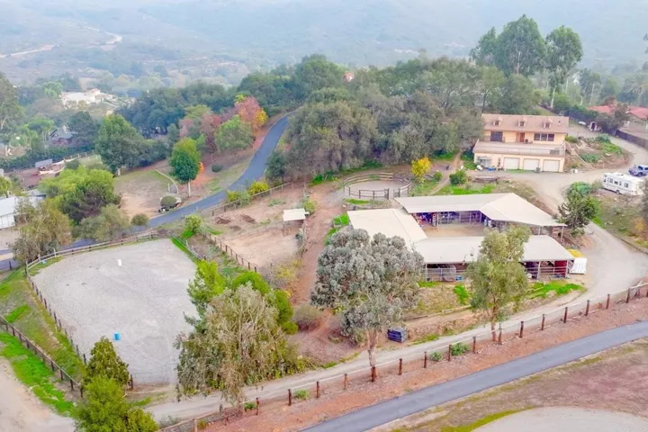 7711 Camino Sereno, Escondido, California 92029