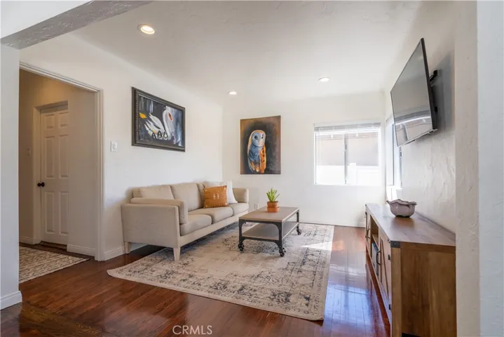 10526 Rhodesia Avenue, Sunland, California 91040