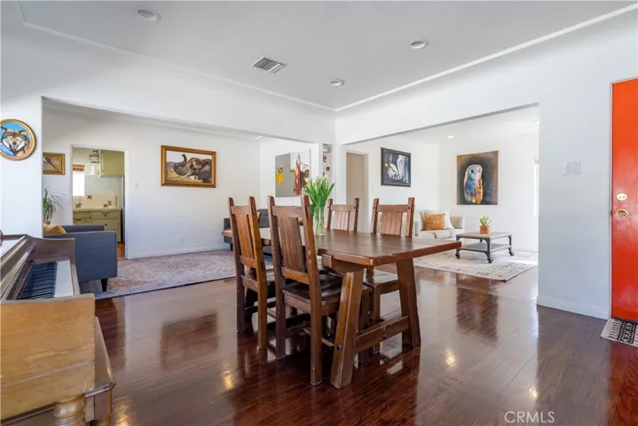 10526 Rhodesia Avenue, Sunland, California 91040