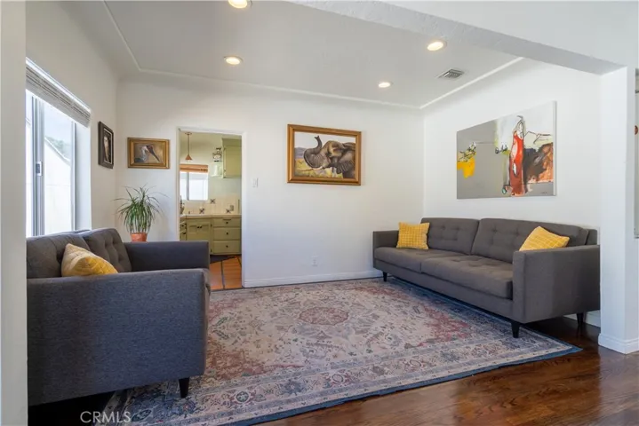 10526 Rhodesia Avenue, Sunland, California 91040