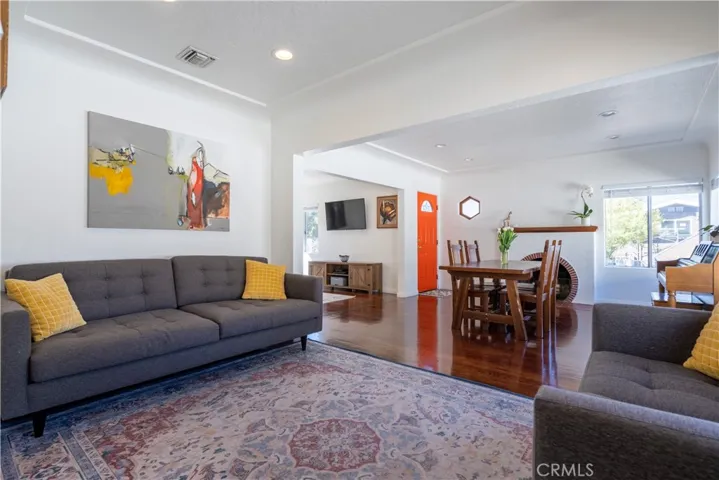 10526 Rhodesia Avenue, Sunland, California 91040