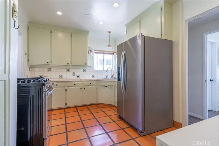 10526 Rhodesia Avenue, Sunland, California 91040