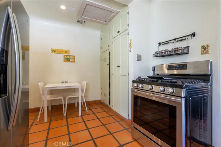 10526 Rhodesia Avenue, Sunland, California 91040