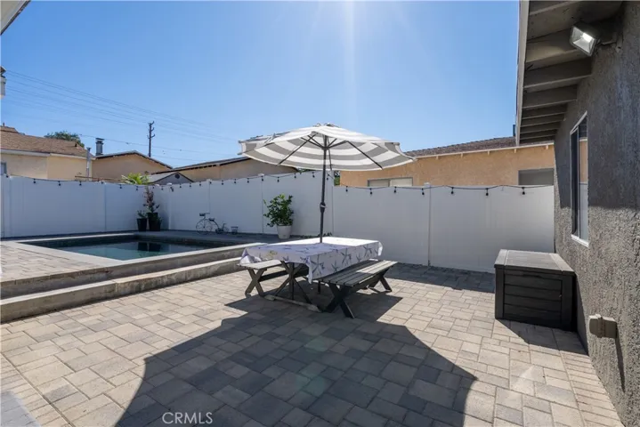 10526 Rhodesia Avenue, Sunland, California 91040